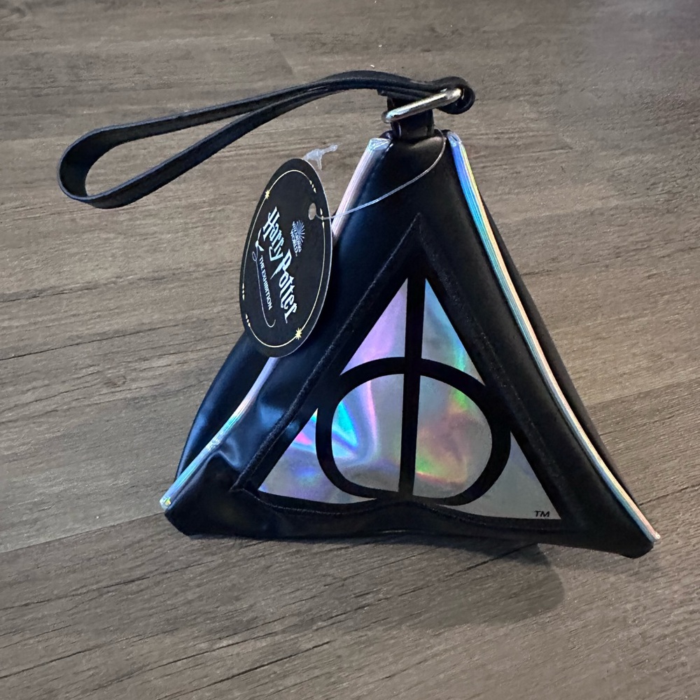 NWT Harry Potter Deathly Hallows Holographic Triangle Wristlet wallet for women